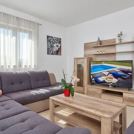 Giovanna By Interhome Будинок відпочинку Пореч