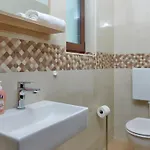בית נופש Giovanna By Interhome פורץ