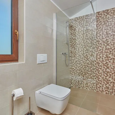 Giovanna By Interhome * פורץ