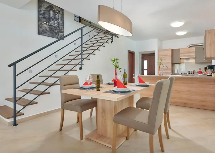 Giovanna By Interhome * Πόρετς