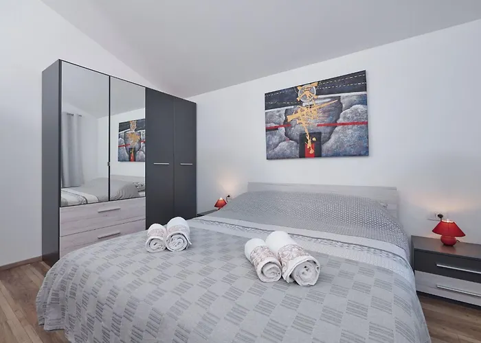 Giovanna By Interhome Porec