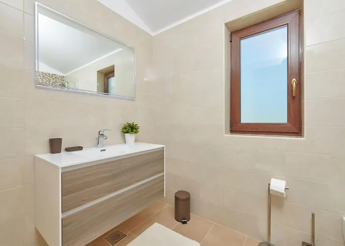 Giovanna By Interhome * Πόρετς