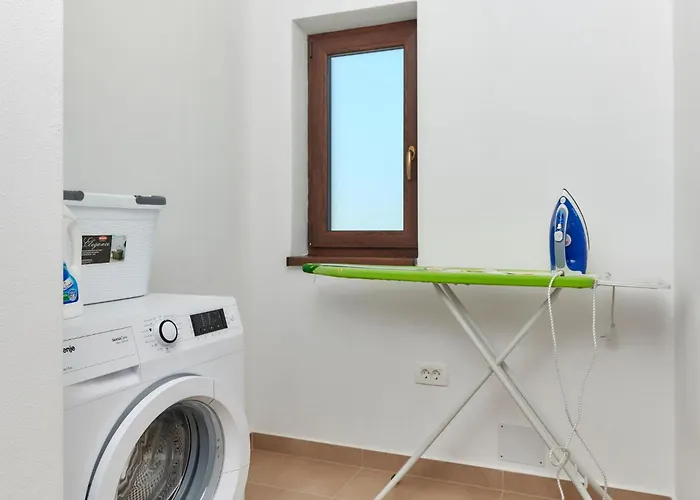 Giovanna By Interhome Πόρετς