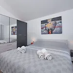Giovanna By Interhome *
